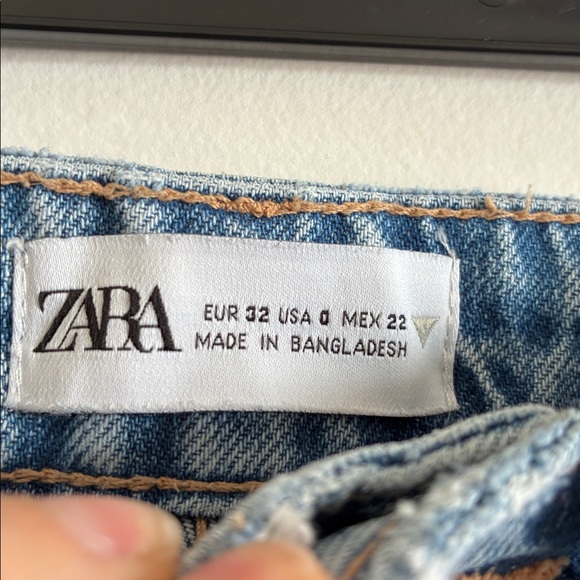 ZARA High Rise Distressed Jeans Size 0 - Picture 3 of 5